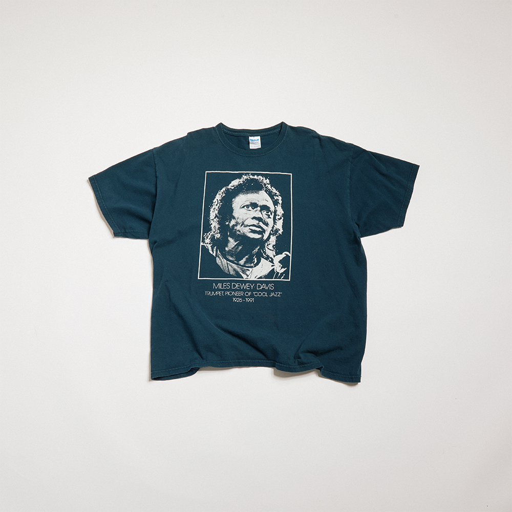 Miles Davis - 2000s 'In Memory' T-Shirt (XX-Large) - Subject